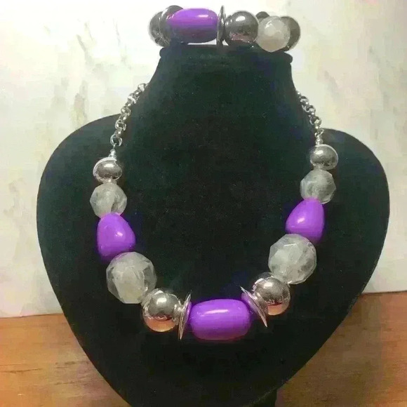 Necklace and More Shades of Purple - Picture 4 of 4
